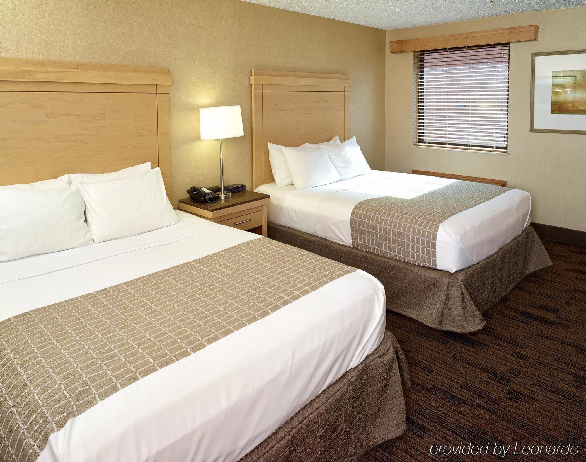 Livinn Hotel Cincinnati North/ Шаронвилл Экстерьер фото