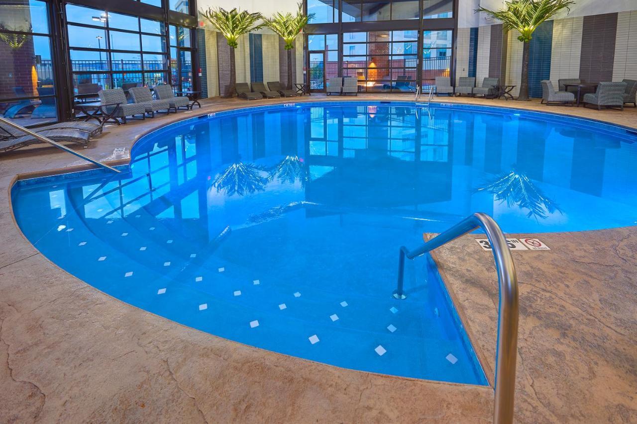 Livinn Hotel Cincinnati North/ Шаронвилл Экстерьер фото