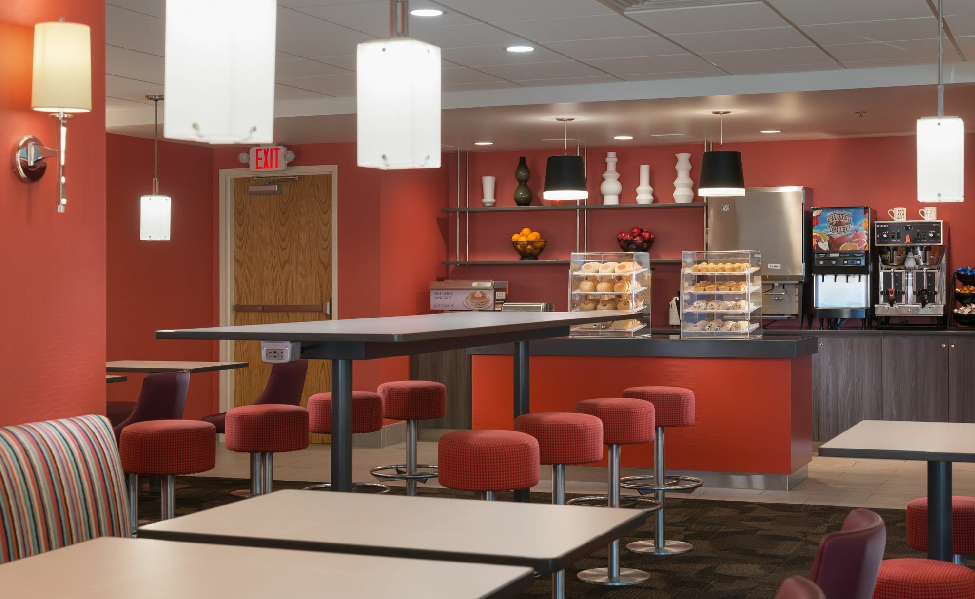 Livinn Hotel Cincinnati North/ Шаронвилл Экстерьер фото