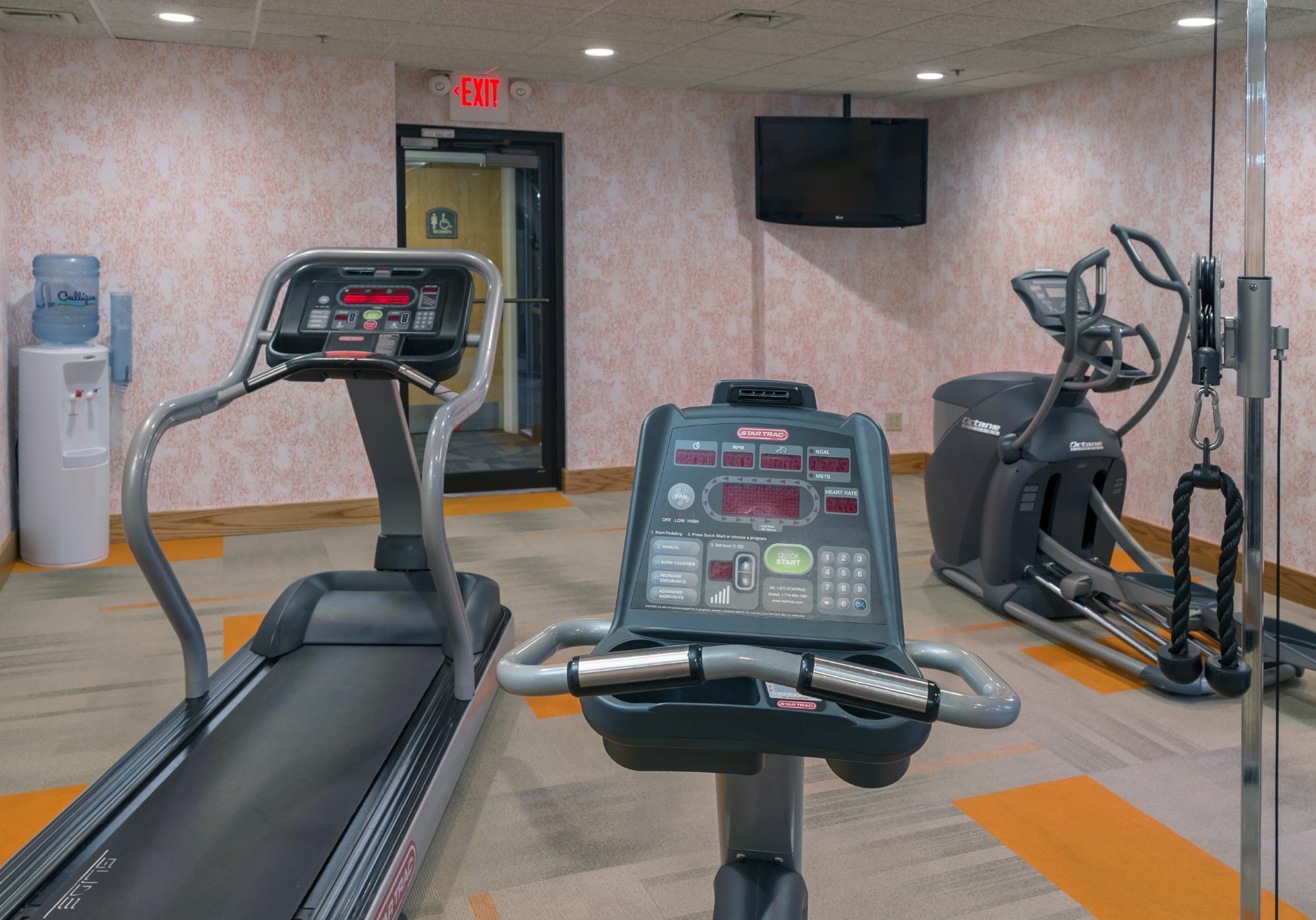 Livinn Hotel Cincinnati North/ Шаронвилл Экстерьер фото