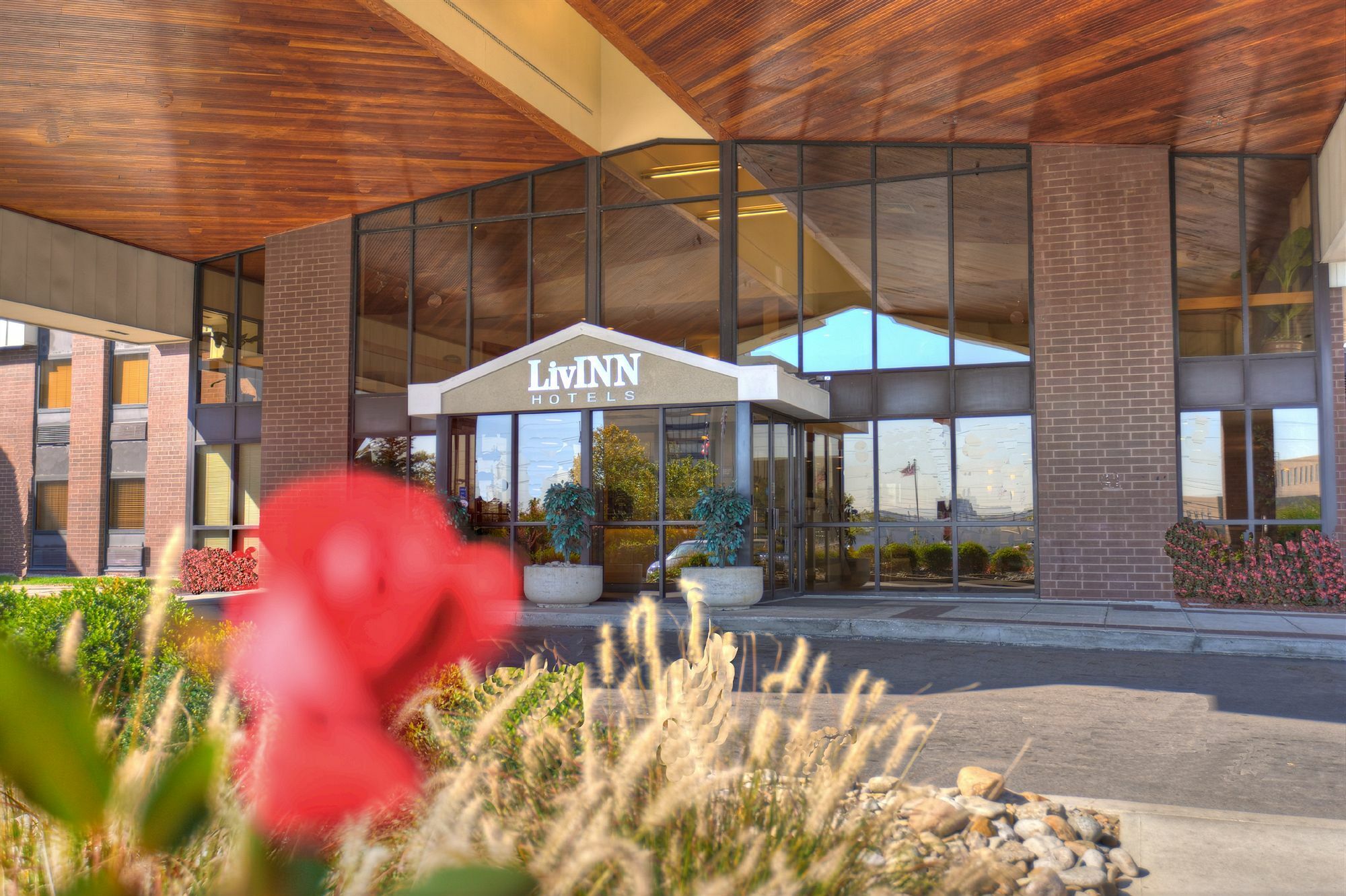 Livinn Hotel Cincinnati North/ Шаронвилл Экстерьер фото